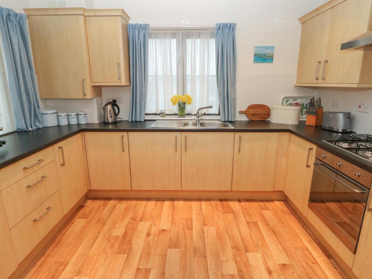 2 Chandlers Yard Burry Port Dış mekan fotoğraf